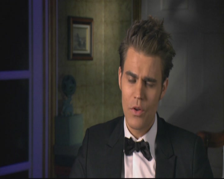 VampireDiariesWorld-dot-org-S3-StefansDescentIntoDarkness0428.jpg