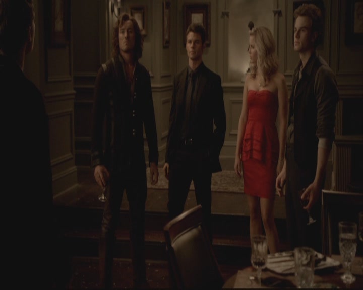 VampireDiariesWorld-dot-org-S3-TheOriginalVampireTheBeginning0690.jpg