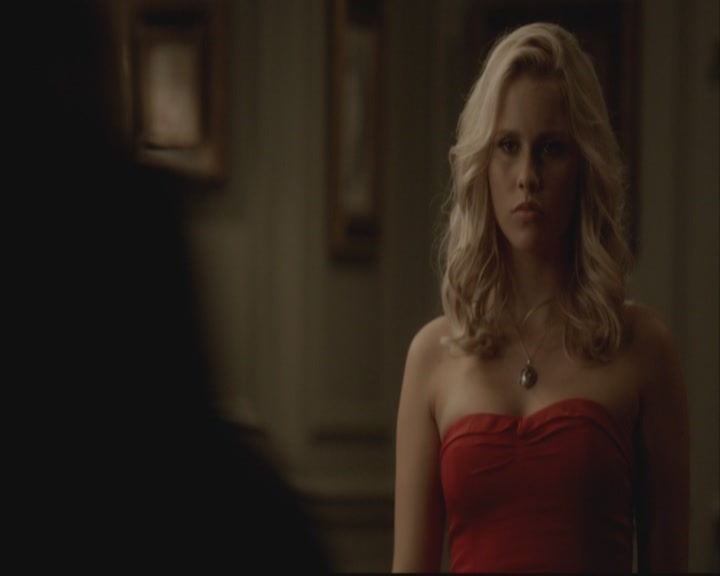 VampireDiariesWorld-dot-org-S3-TheOriginalVampireTheBeginning0699.jpg