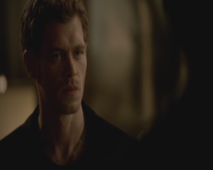 VampireDiariesWorld-dot-org-S3-TheOriginalVampireTheBeginning0971.jpg