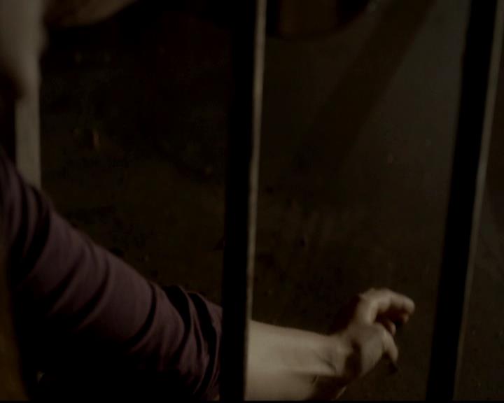 VampireDiariesWorld-dot-org_4x01GrowingPains1811.jpg