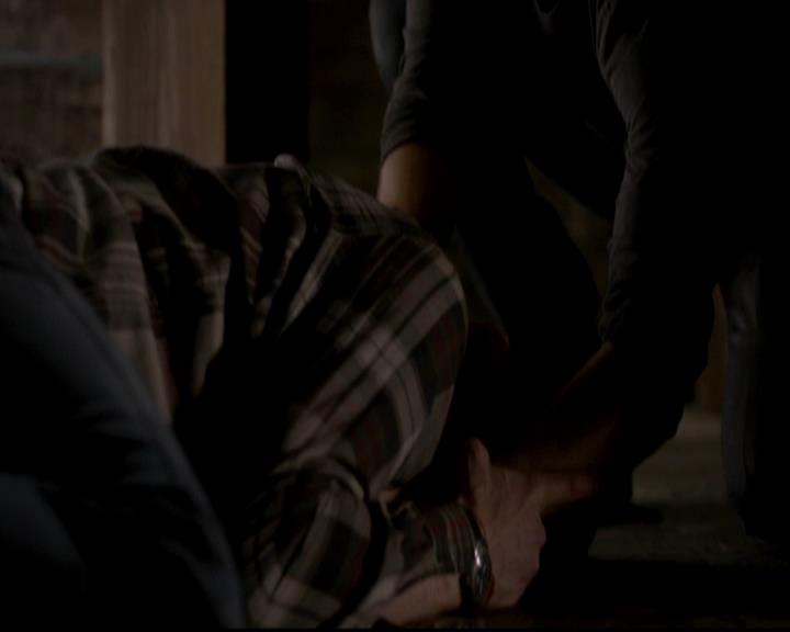 VampireDiariesWorld-dot-org_4x01GrowingPains1908.jpg