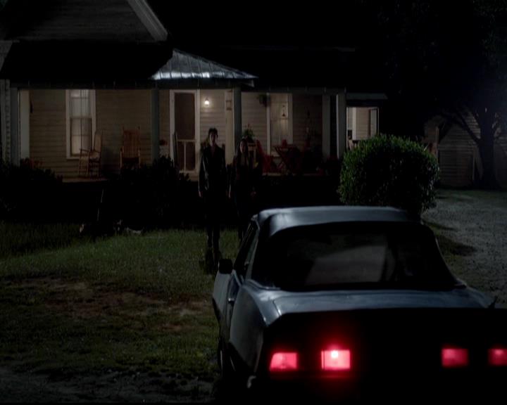 VampireDiariesWorld-dot-org_4x01GrowingPains1943.jpg