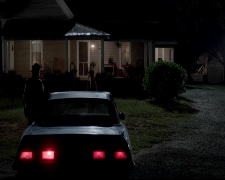 VampireDiariesWorld-dot-org_4x01GrowingPains1962.jpg