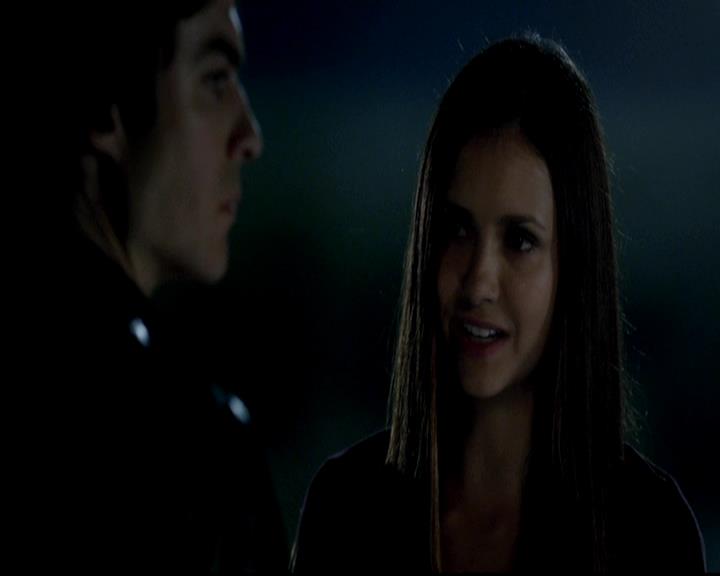 VampireDiariesWorld-dot-org_4x01GrowingPains1985.jpg