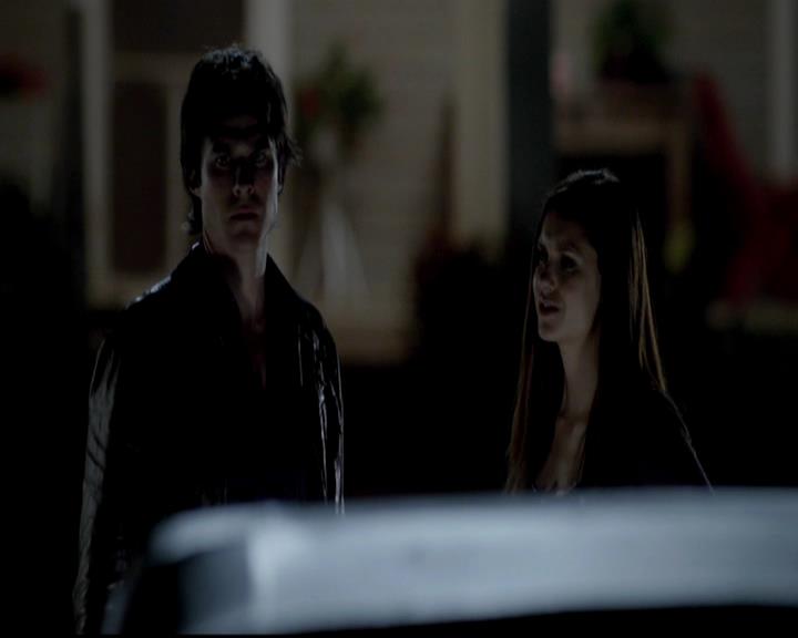 VampireDiariesWorld-dot-org_4x01GrowingPains1988.jpg