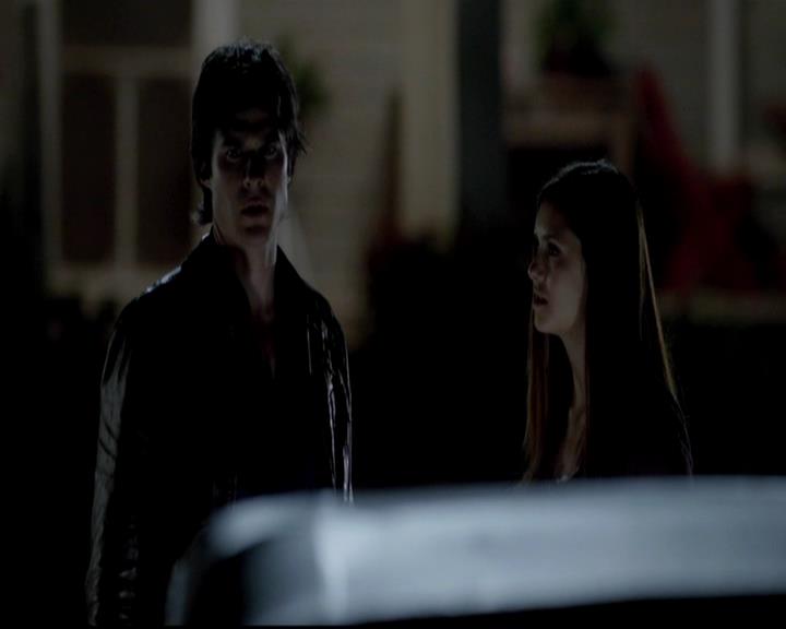 VampireDiariesWorld-dot-org_4x01GrowingPains1991.jpg