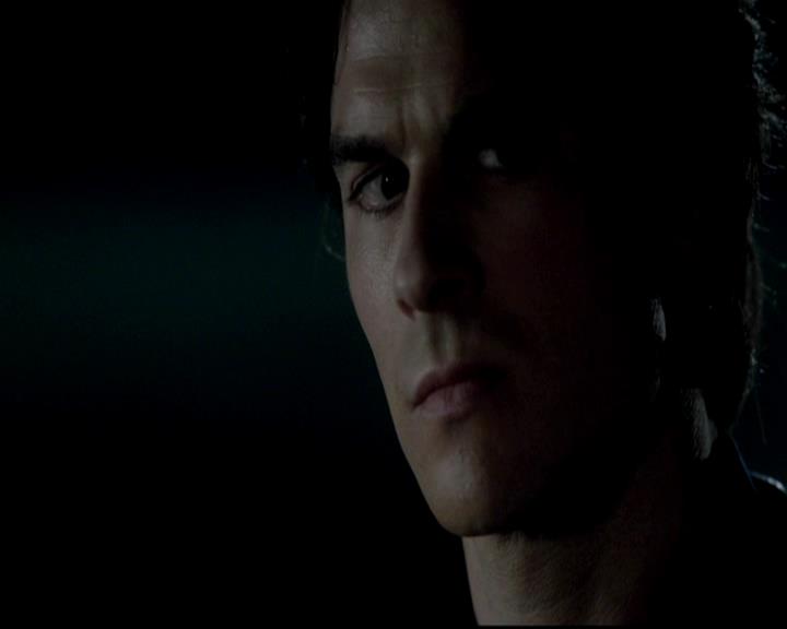 VampireDiariesWorld-dot-org_4x01GrowingPains1995.jpg