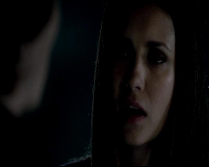 VampireDiariesWorld-dot-org_4x01GrowingPains1998.jpg