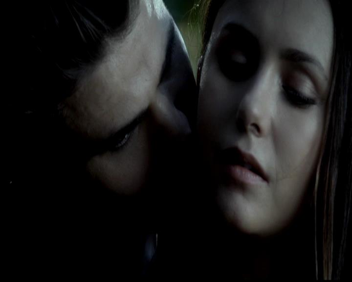 VampireDiariesWorld-dot-org_4x02Memorial0165.jpg