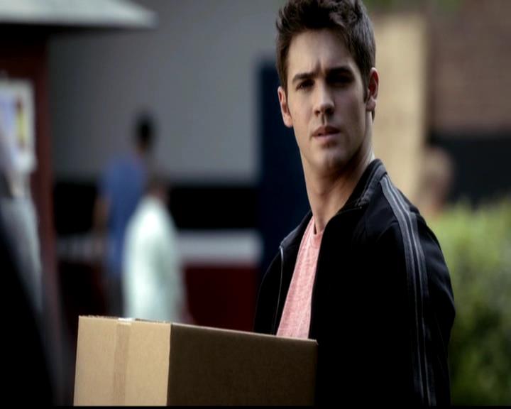 VampireDiariesWorld-dot-org_4x02Memorial0354.jpg