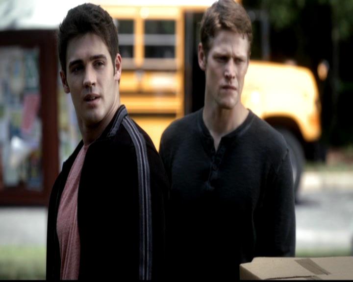 VampireDiariesWorld-dot-org_4x02Memorial0400.jpg