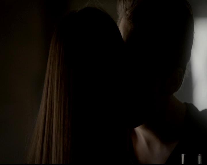 VampireDiariesWorld-dot-org_4x02Memorial0481.jpg