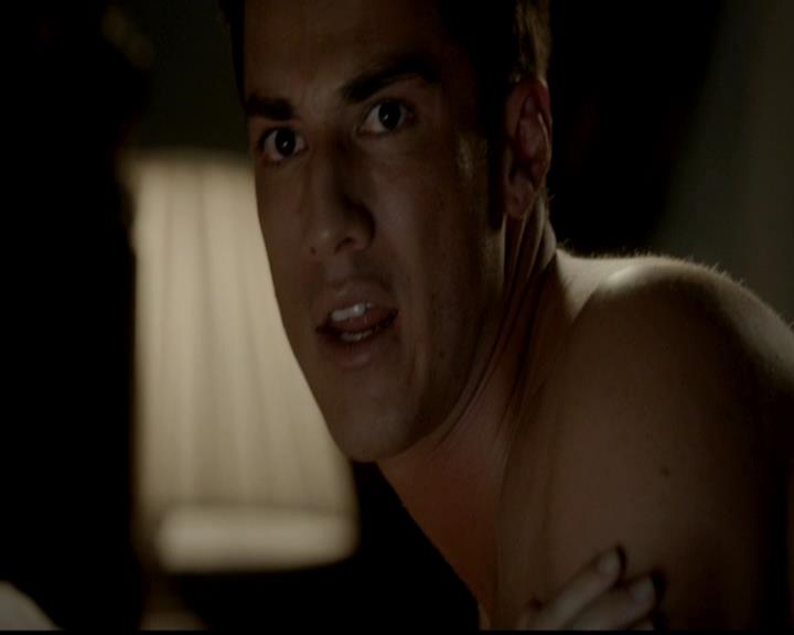 VampireDiariesWorld-dot-org_4x02Memorial0639.jpg