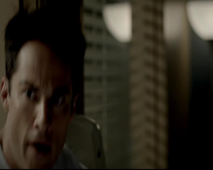 VampireDiariesWorld-dot-org_4x03TheRager0085.jpg