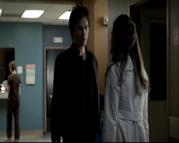 VampireDiariesWorld-dot-org_4x03TheRager1946.jpg