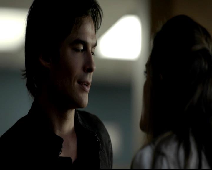 VampireDiariesWorld-dot-org_4x03TheRager1949.jpg