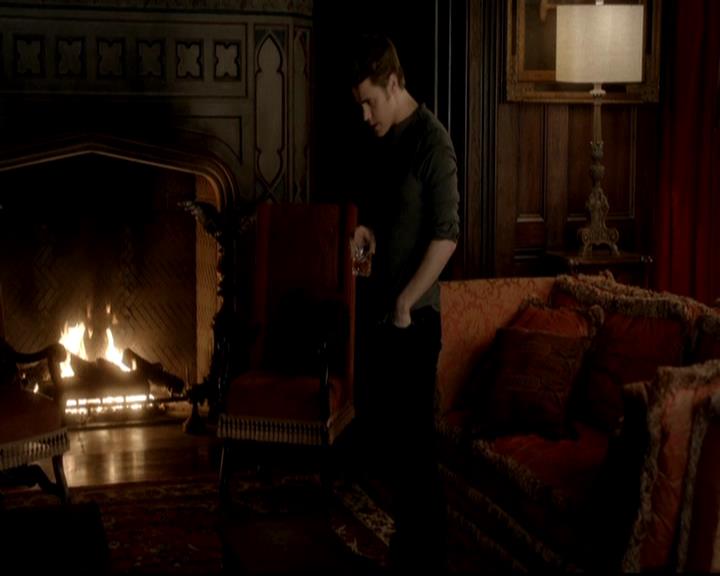 VampireDiariesWorld-dot-org_4x03TheRager1988.jpg