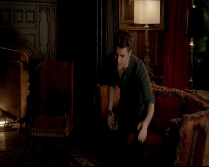 VampireDiariesWorld-dot-org_4x03TheRager1991.jpg