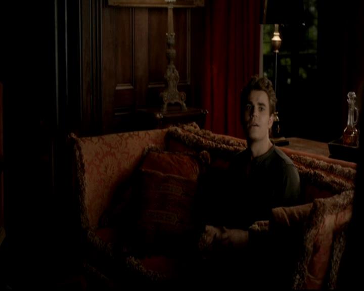 VampireDiariesWorld-dot-org_4x03TheRager1994.jpg