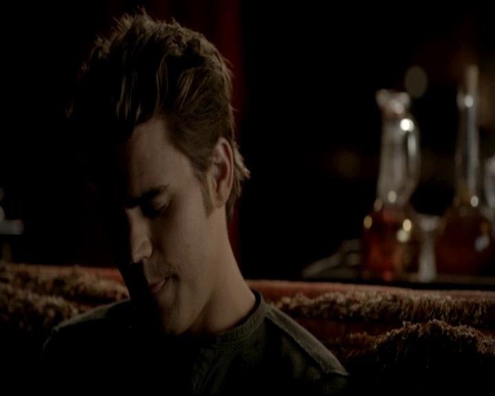 VampireDiariesWorld-dot-org_4x03TheRager1998.jpg