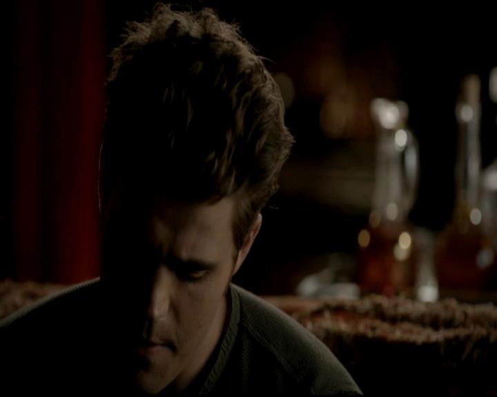 VampireDiariesWorld-dot-org_4x03TheRager2017.jpg