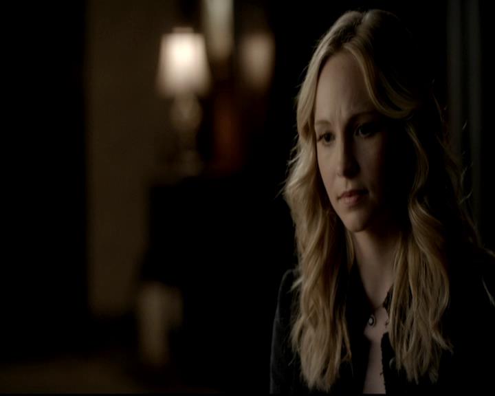 VampireDiariesWorld-dot-org_4x03TheRager2022.jpg