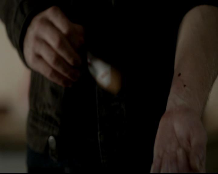 VampireDiariesWorld-dot-org_4x03TheRager2147.jpg