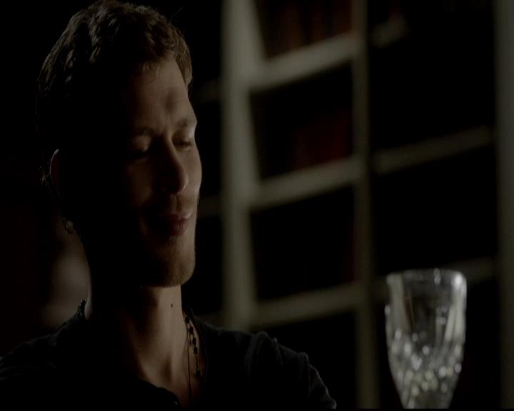 VampireDiariesWorld-dot-org_4x04TheFive1208.jpg