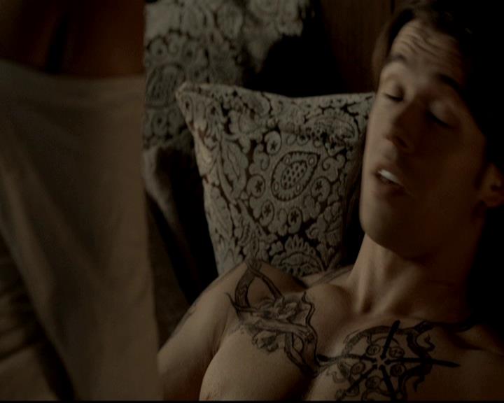 VampireDiariesWorld-dot-org_4x04TheFive1235.jpg