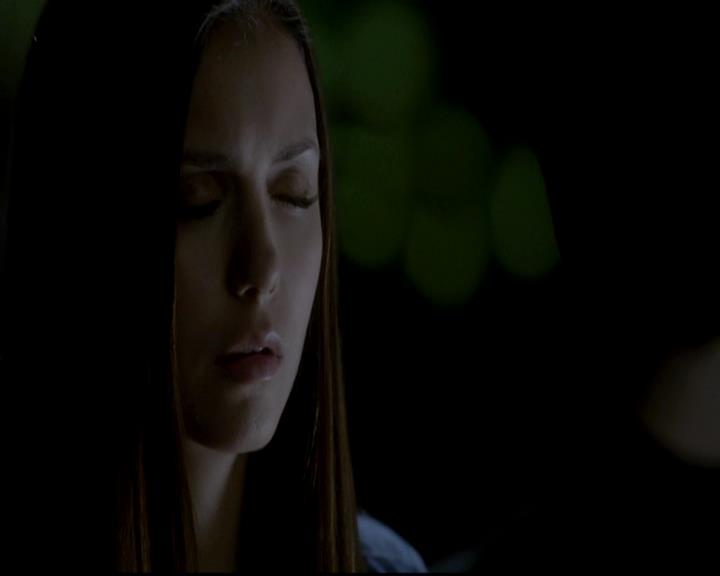 VampireDiariesWorld-dot-org_4x04TheFive2120.jpg