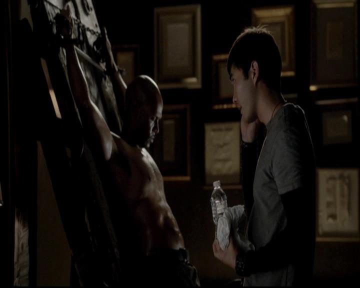 VampireDiariesWorld-dot-org_4x04TheFive2227.jpg