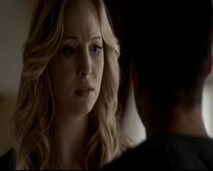 VampireDiariesWorld-dot-org_4x05TheKiller1990.jpg