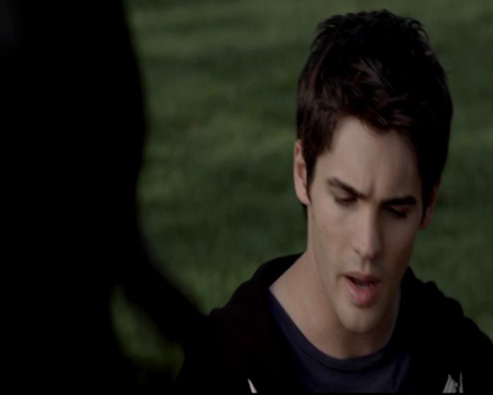 VampireDiariesWorld-dot-org_4x05TheKiller2022.jpg