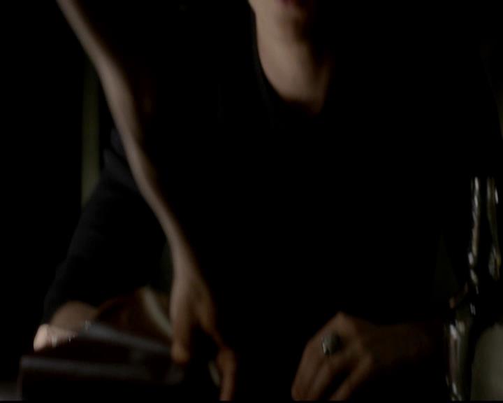 VampireDiariesWorld-dot-org_4x05TheKiller2096.jpg