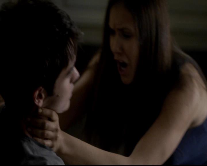 VampireDiariesWorld-dot-org_4x06WeAllGoALittleMadSometimes0103.jpg