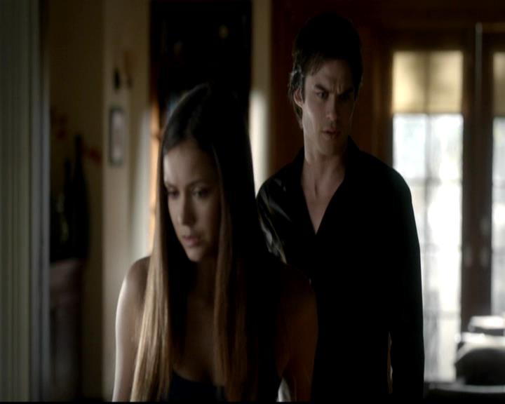 VampireDiariesWorld-dot-org_4x06WeAllGoALittleMadSometimes0118.jpg