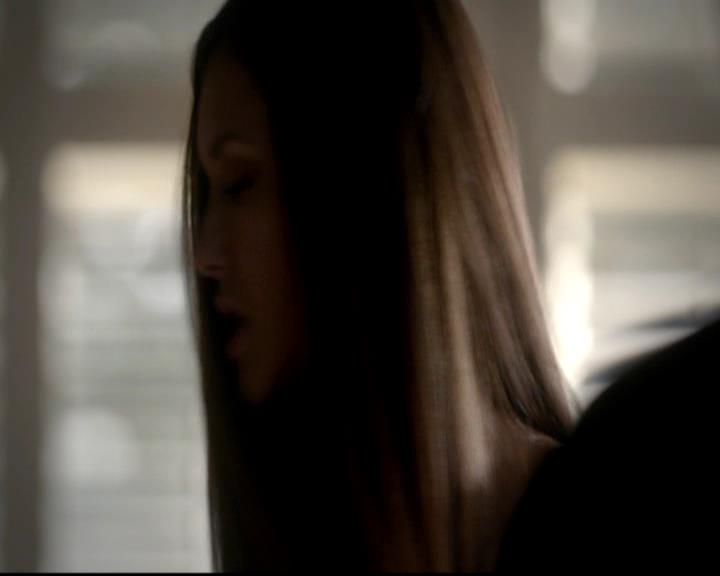 VampireDiariesWorld-dot-org_4x06WeAllGoALittleMadSometimes0127.jpg