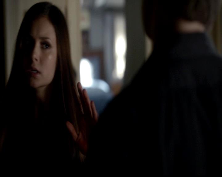 VampireDiariesWorld-dot-org_4x06WeAllGoALittleMadSometimes0193.jpg