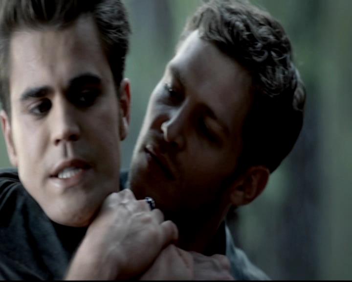 VampireDiariesWorld-dot-org_4x07MyBrothersKeeper0074.jpg