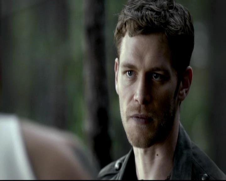 VampireDiariesWorld-dot-org_4x07MyBrothersKeeper0084.jpg