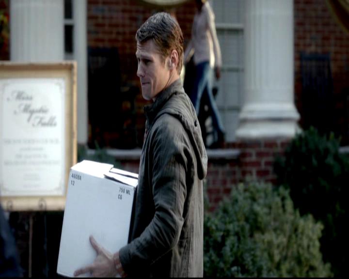 VampireDiariesWorld-dot-org_4x07MyBrothersKeeper0264.jpg