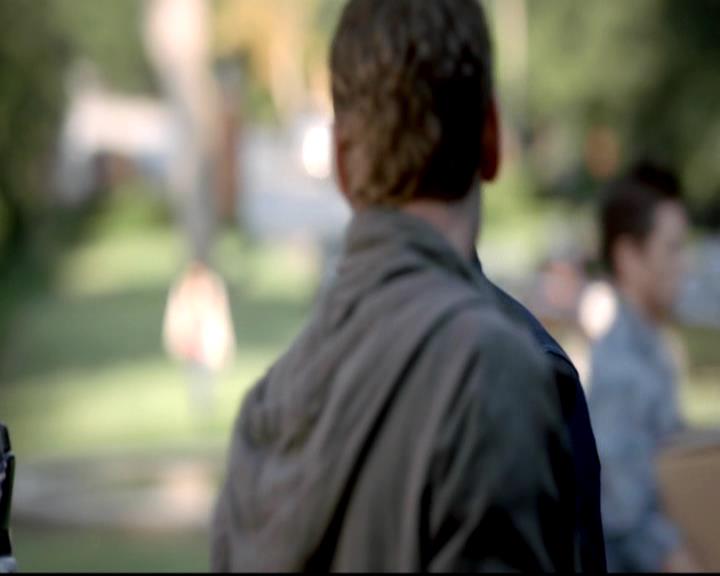 VampireDiariesWorld-dot-org_4x07MyBrothersKeeper0267.jpg