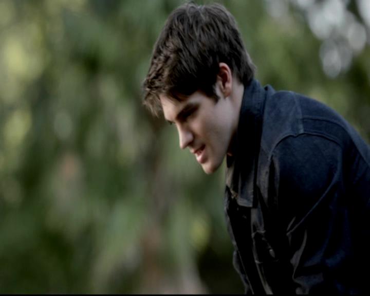 VampireDiariesWorld-dot-org_4x07MyBrothersKeeper0283.jpg