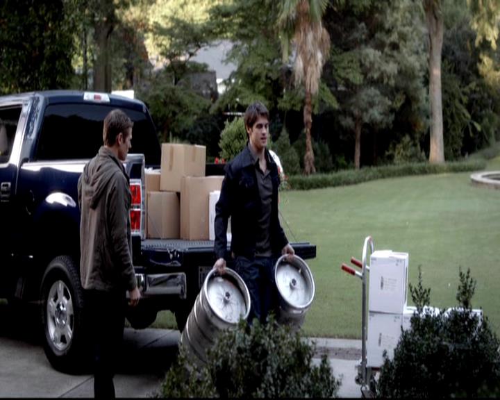 VampireDiariesWorld-dot-org_4x07MyBrothersKeeper0289.jpg