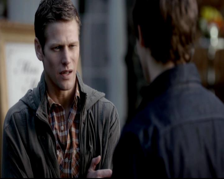 VampireDiariesWorld-dot-org_4x07MyBrothersKeeper0300.jpg