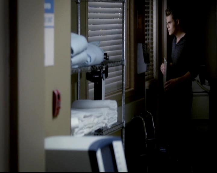 VampireDiariesWorld-dot-org_4x07MyBrothersKeeper0330.jpg