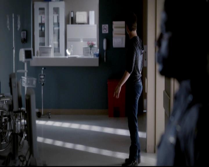 VampireDiariesWorld-dot-org_4x07MyBrothersKeeper0347.jpg