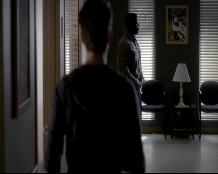 VampireDiariesWorld-dot-org_4x07MyBrothersKeeper0350.jpg