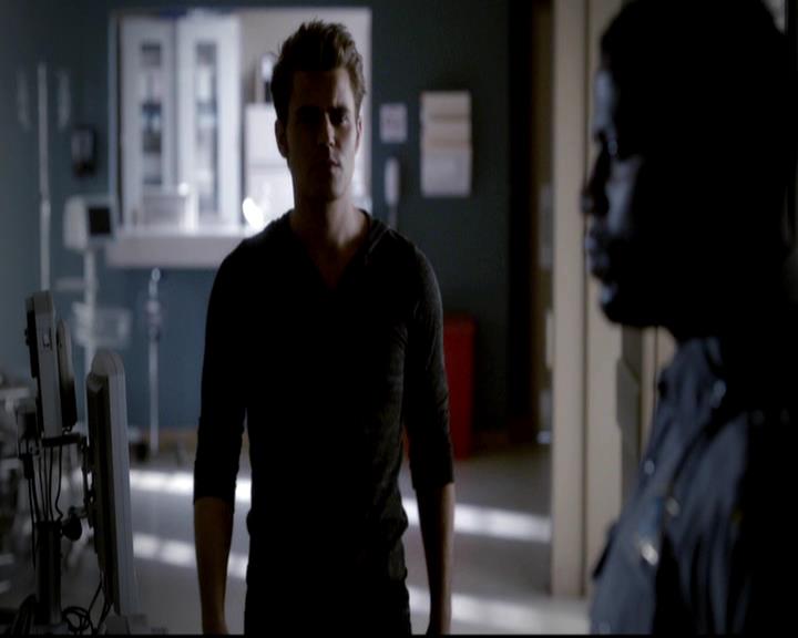 VampireDiariesWorld-dot-org_4x07MyBrothersKeeper0351.jpg